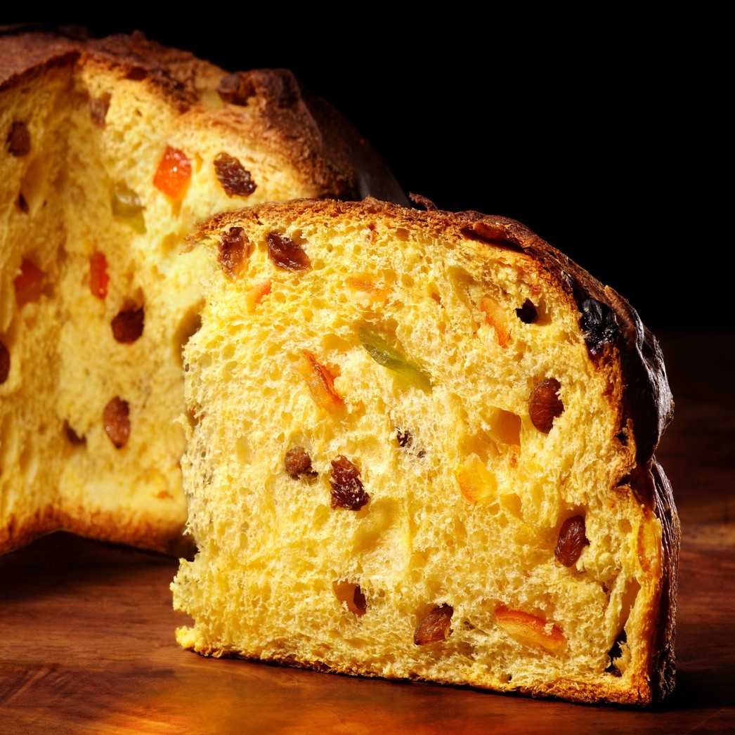 Foto di un panettone tagliato